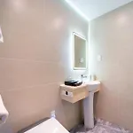 Nicecy Hotel - Truong Quyen